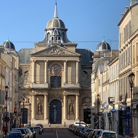 Appartement Versailles Quartier Notre Dame Au Pied Du Chateau Avec Parking Exterior foto