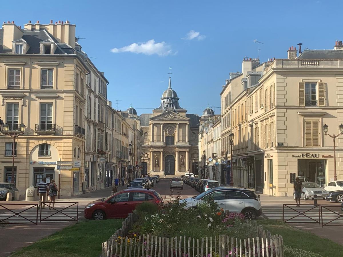 Appartement Versailles Quartier Notre Dame Au Pied Du Chateau Avec Parking Exterior foto