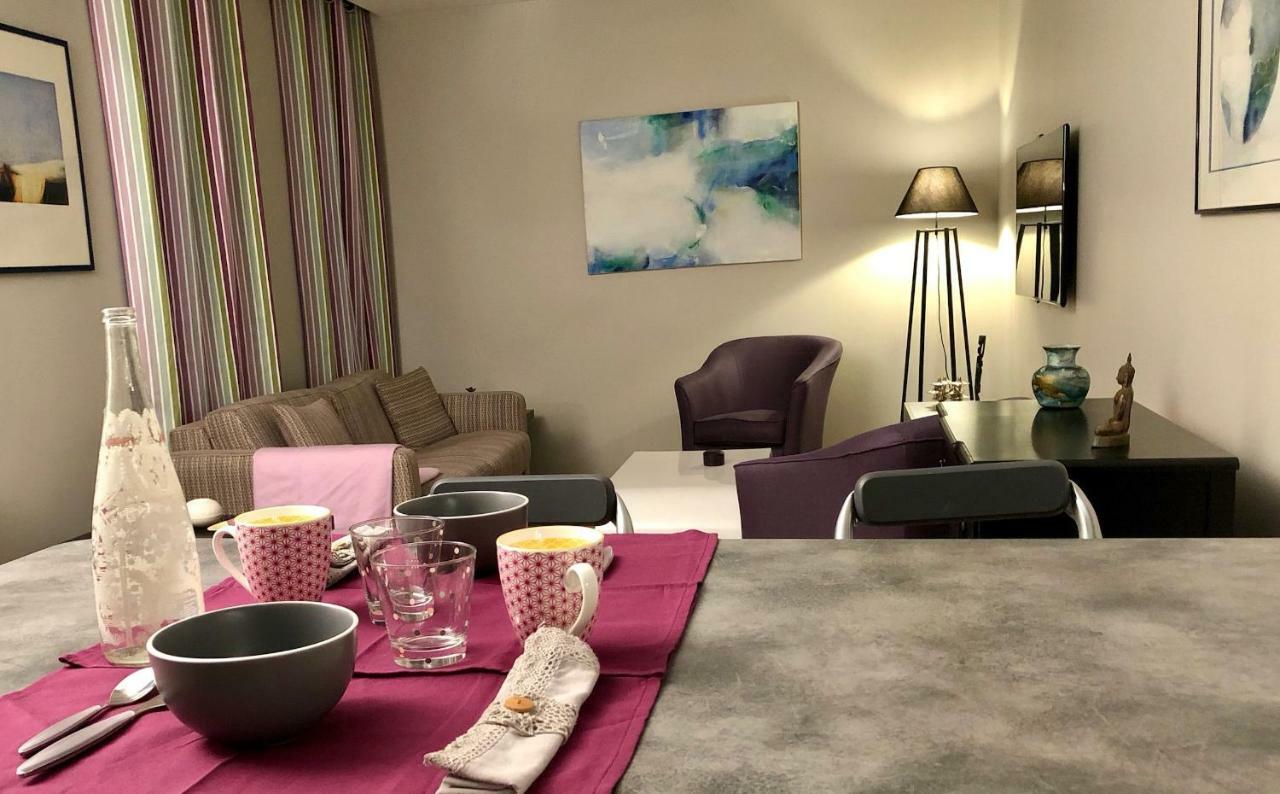 Appartement Versailles Quartier Notre Dame Au Pied Du Chateau Avec Parking Exterior foto